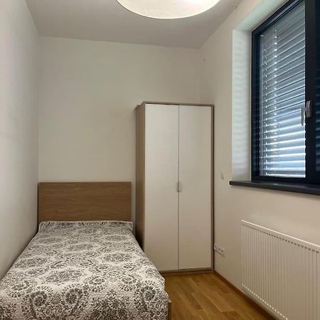 Apartman Holesovice,Balkon,Garaz Prag Exterior foto
