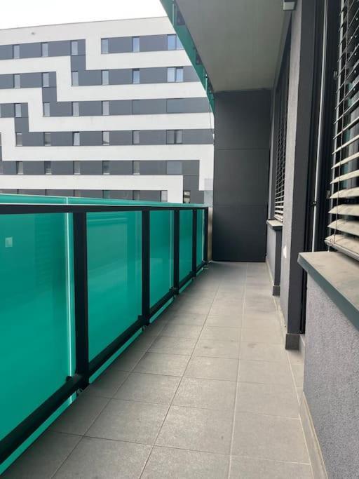 Apartman Holesovice,Balkon,Garaz Prag Exterior foto