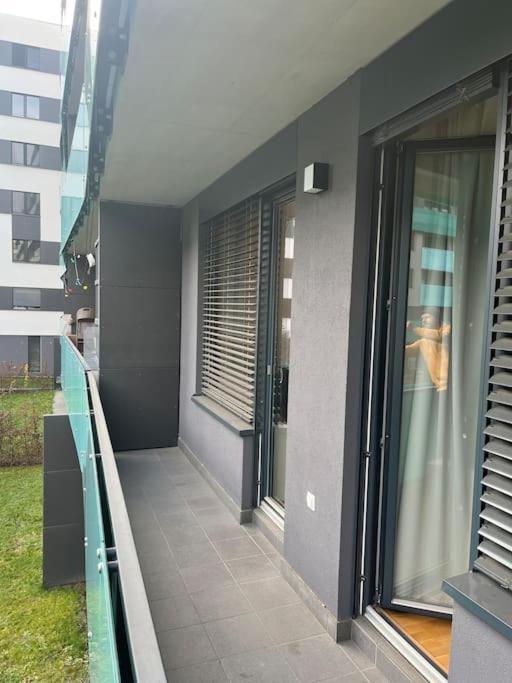 Apartman Holesovice,Balkon,Garaz Prag Exterior foto